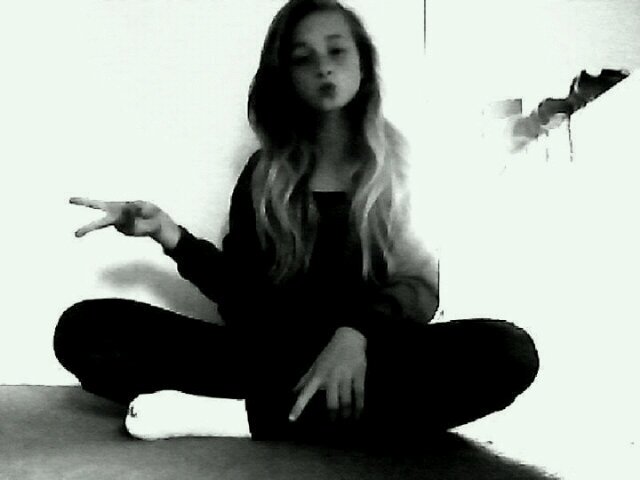 Ravenhillzoe's profile picture. 