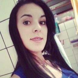 Muitos me seguem,mas só Deus me acompanha ☮