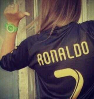 ♡ I love Real Madrid the player Cristiano ♡
♥ I love Zidane and Raul,Figo and Ronaldo ♥
♔ قـائـدة#جيش_الاتحاديات ♡ ملگة الـ #مدريديات ♔
#Hala_Madrid 
