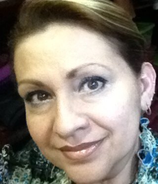 Locutora, comunicadora, Maestra, Amiga, Madre y feliz