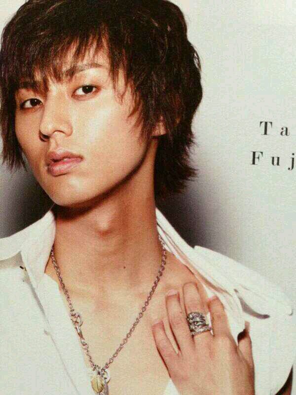 gaya_Thinkux's profile picture. 　　　藤ヶ谷太輔のnr。フォロリクは誰でも歓迎。　　　　　　　兄/荒木樣　弟/らいと　親友/暖翔　　　　　　　　　　　　真っ暗闇の迷路の中。　　　　　　　　