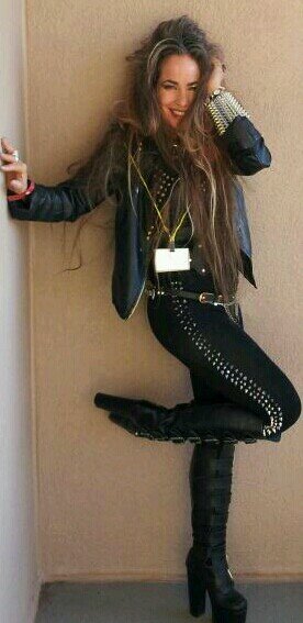 Amy's a songwriter, singer & guitarist. Recorded Under Construction with Michael Schenker. She continues to play with her band, a Female Fronted Rock Trio.