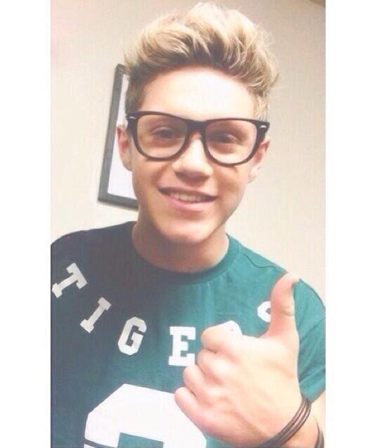 Please niall Follow ☀@RawwOfficial ☀