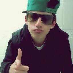 vim aqui dizer q esse menino e uma pessoa mt querida q eu sempre vo cuida dele meu maninho querido ...s2       | p: @nataliaevadasil