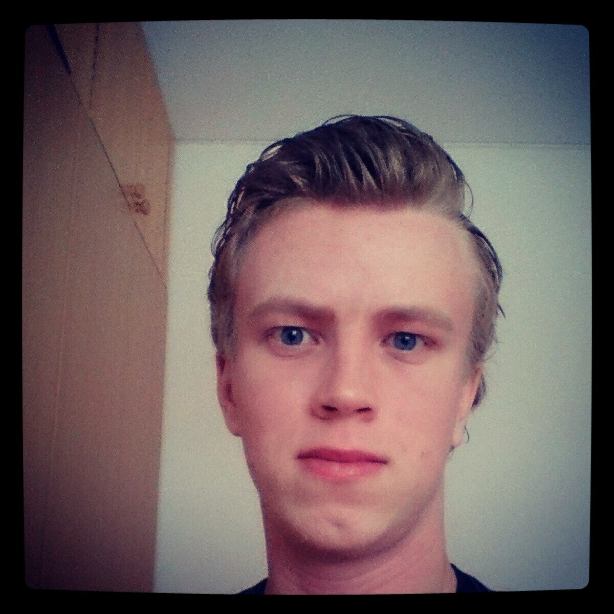 MrQF_Kacper0410's profile picture. | Voetbal | Fifa | Ajax | SC Groessen | Bier | Uitgaan | Vodka | Official Dutch Grammar Nazi | FIFA 14 Trading Tips | #FIFANLD