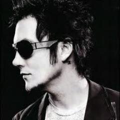 18 years old ...guitarist ...united kingdom,london...friendly:)...love guitar
