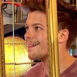 Follow @givehoranhugs plezse:)