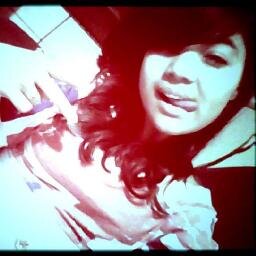 -     melhor amiga , @_LalinhaS