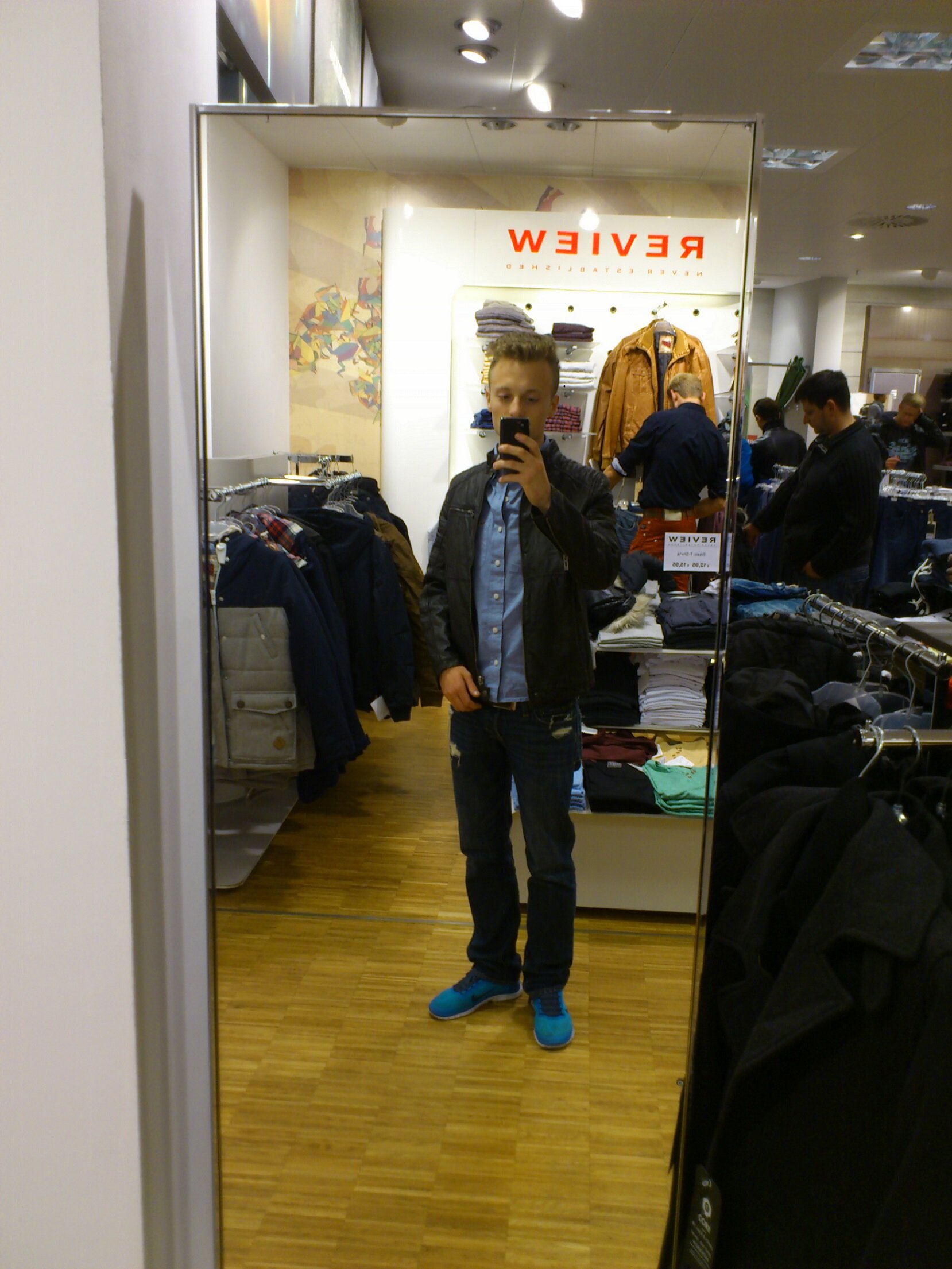 timaeeee's profile picture. 