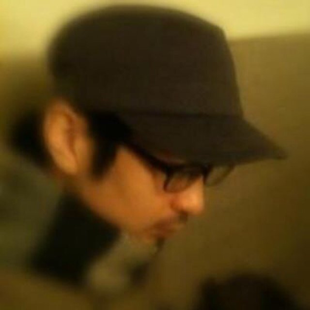 사람이 있어 마음이 있고, 그 마음이 이어져 음악이 있는 것. 비평을 지향보단 감성에 충실한 읊조림을 좋아하는 조금은 妙한 猫과 남자사람. 언제나 겨울!!!