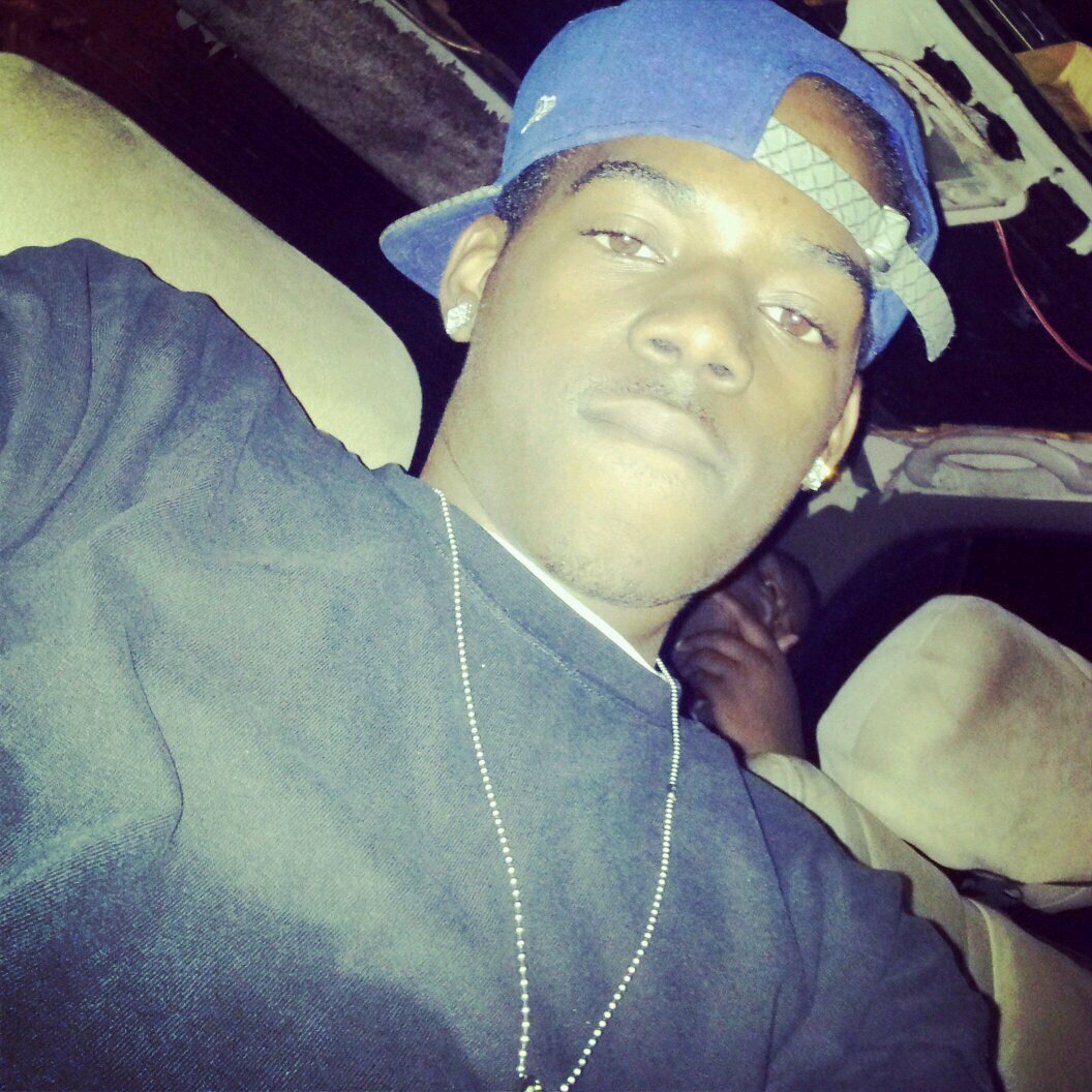 Realz Niggaz move in Slience In I Don't Talk Much !