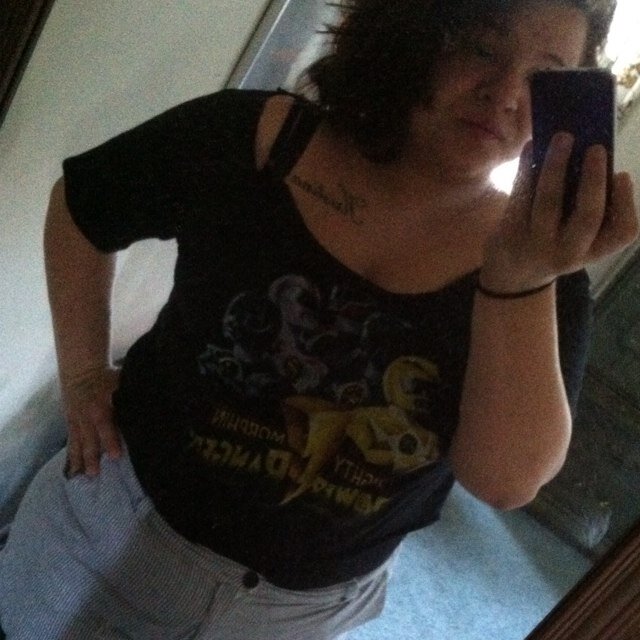 FuckOffBuster's profile picture. Rather Be Alone Then With Fake Fucks. #TeamCarmeloAnthony ❤❤❤❤❤