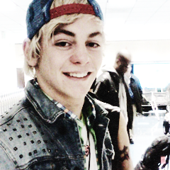 - ross lynch - single - bisex -