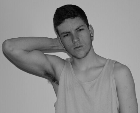 Chico de 19 añitos, bisexual, en busca de nuevas experiencias en la vida. Seguidme:)
