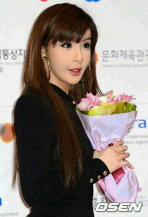 #84L Hello Im a Living Barbie,Park Bom Imnida | |  Youngmin's wife120713♥ 【120513∞】 . Don't touch ma corn !! MOMMYNYA EFWAY♥「#BangkeKece w/  wortel muda」