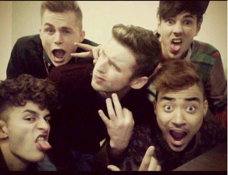 fan account for Kingsland Road follow and I'll follow back