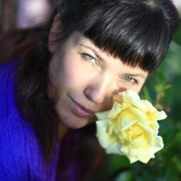 Занимаюсь делом на радость людям!Организатор и ведущая праздников,тренингов по командообразованию,корпоративных мероприятий. Проект Зеленый клубGreen club