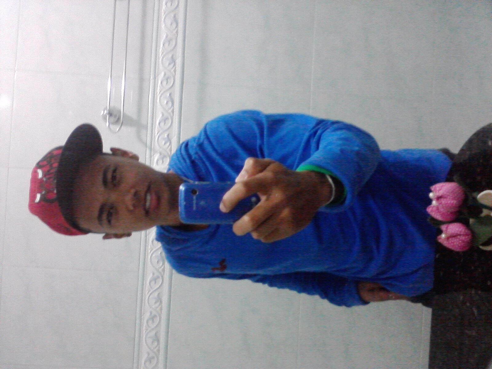 quem vive de ilusao, e magico filhao!!!!...
 :)