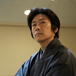 私の曾祖父は彫刻家で、高村光雲さんの孫弟子になります。 石本暁海の作は八坂神社・狛犬や円教寺・如意輪観音坐像他数々の作品を残しております。 私は京都観光おもてなし大使として、京都の伝統や歴史を支えてきた人、物、文化に光が当たる観光を心がけたい、地域、企業など官民一体となって、京都をより良くしていく観光を目指します。