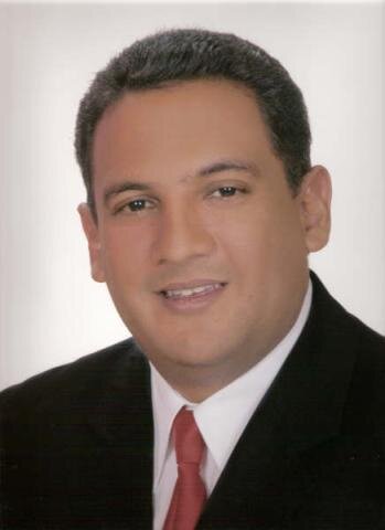 Ex-Alcalde de Colon PRD. Senior Tug Master ACP. Abogado “Vivo Para Litigar” Empresario. Doctor en Economia