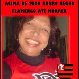 Quisera pincelar flores onde houvesse lágrimas.
Seriam pétalas todos os sorrisos
e brilharia esperança em todos os olhares.
      
* Sirlei L. Passolongo