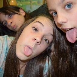 ¿Te imaginas que pueden hacer tres chicas aburridas que tienen un canal de youtube? Compruebalo tu mismo