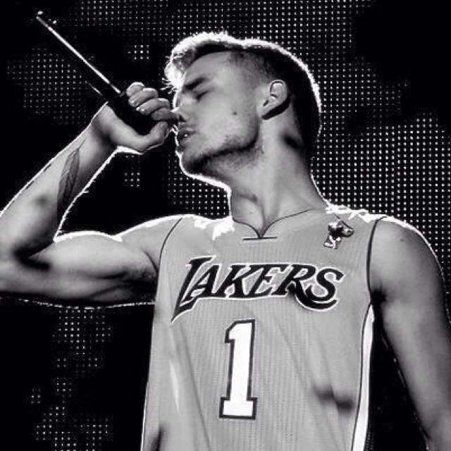 Hi loves could you please follow @bunsoutjustin and @mars1dlove ?? Love youu❤️❤️❤️