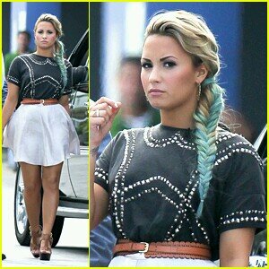 free follow xx follow my main acc ill be checking dont follow ? i un follow . @allyspajamas