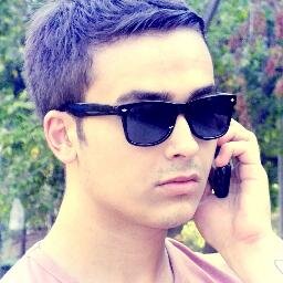 Hayatımda en önemli şey oyunculuk...
Gazanfer özcan tiyatrosu.