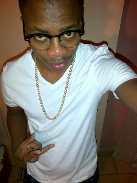Am all house music big love,big dreams and fashion as well, dope love to my niggas: bafentse91@yahoo! 29DB5A40