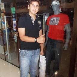 soy un chico al que le gusta jugar futbol..! estudio en huellas del saber .. podes seguirme y con gusto te lo devuelvo...!