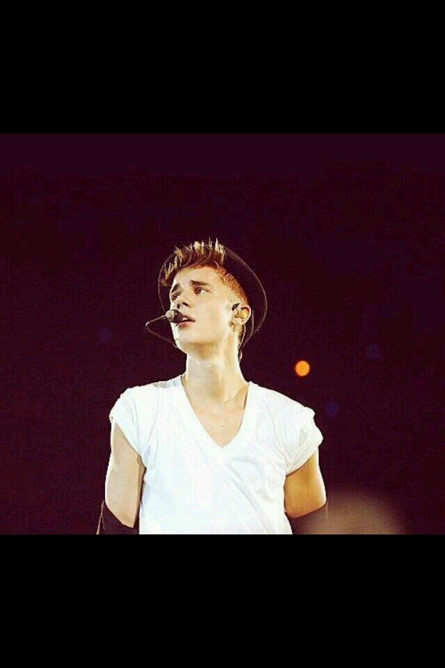 Live my life to the fullest .. And proud to be a Belieber