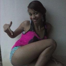 - Sou uma menina simpática, divertida,adoro fazer novas Amizades !!