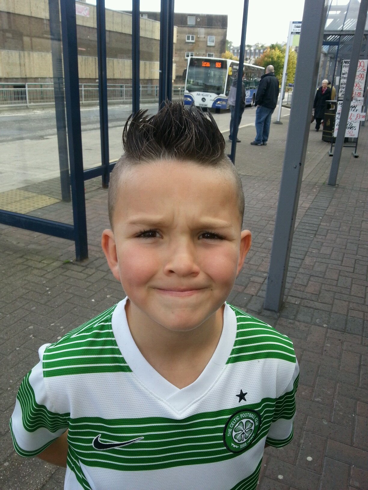 KianMcgugan's profile picture. green white gold