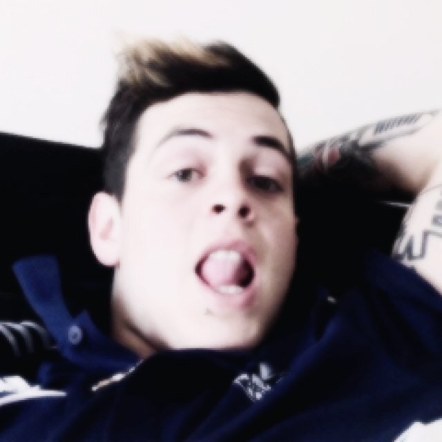 HIIIIII sup daniel? Haha if you ever hurt this guy i will hurt you! Love ya daniel! Xx @Allisimpsrp