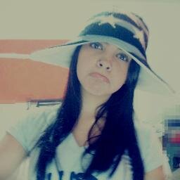 “Cada detalhe seu me pertence e se encaixa perfeitamente em mim, incluindo seus defeitos que de certa forma me deixam mais encantada por você.” ♥