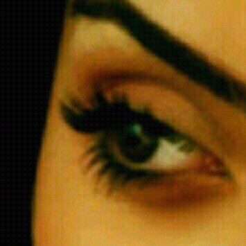 من يطلب الدنيا ترى دووم تشقيه .. خلك عزيز النفس واغنم فرصها