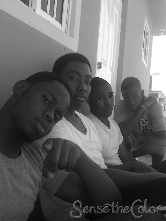 Upcoming entrepreneurs chasing our goals. Respect to all follow us and we will follow back (Y) #TeamFamous for life \'o'/ #TeamFollowBack #TeamJamaica