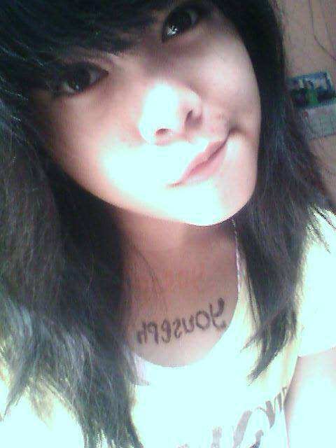 Chindycules's profile picture. . Dullu aku memfollow hatimu dgn tulus , dan kau memfollback nya , namun skarangg apa ?? Kau telah unfollow hatiku lalu memblock nya :)) \m/