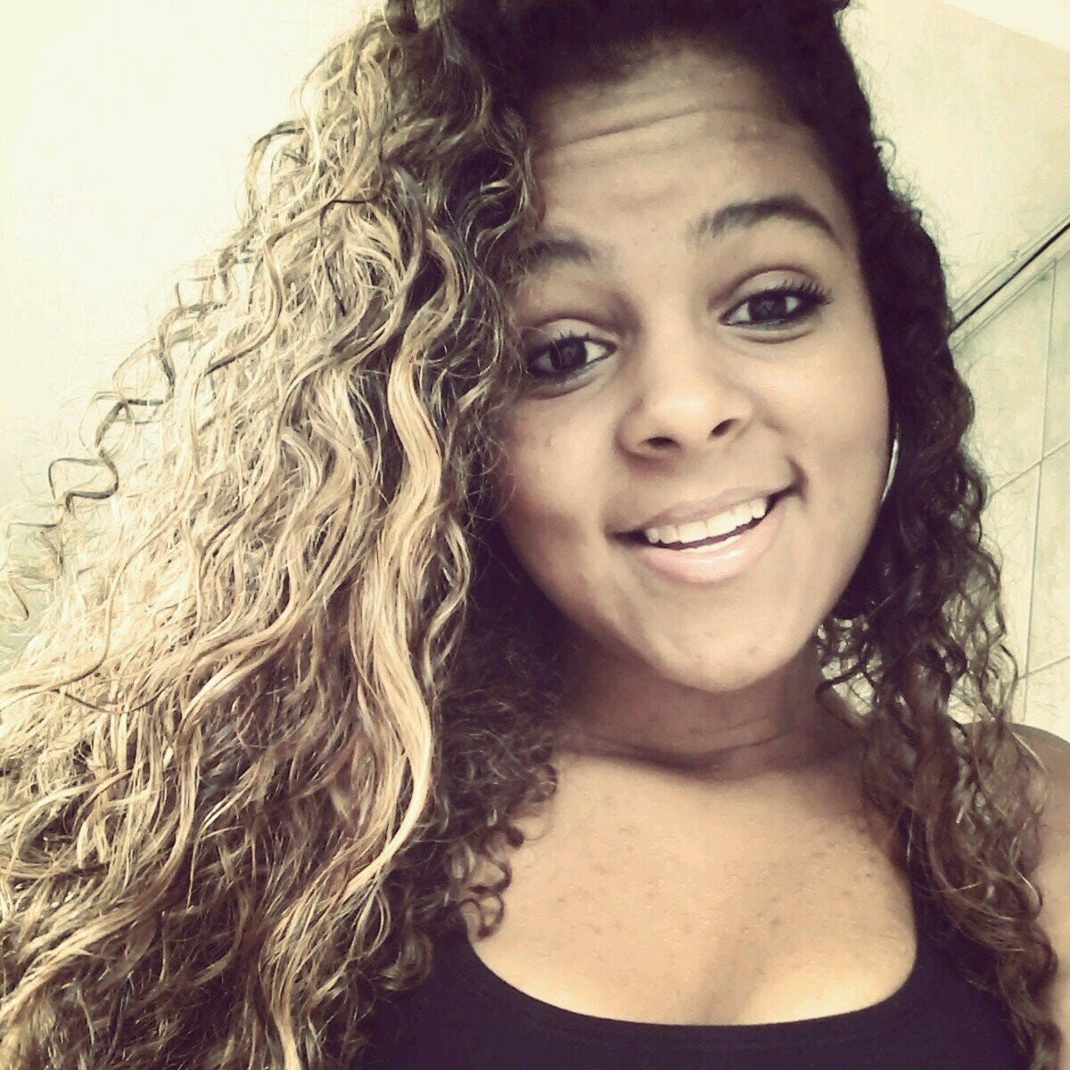 ♏ ... Não mude por causa de ninguém, quem te ama te aceita, não te julga.