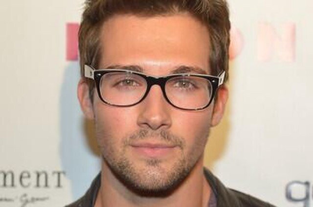 James Maslow #Singer #Group {taken/Role Play} Never Been In love. Love isn't just a thing it's a feeling that you feel for one person @tcgchanel my boo for ever