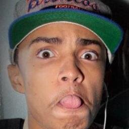 Apaixonada por meus Ídolos @djkalfani  @AdrPollo  @Tomim_pollo.             
Fc pro Kalfanito, meu Principe. Fc criado 03/07/13 |15janeiro1997 .