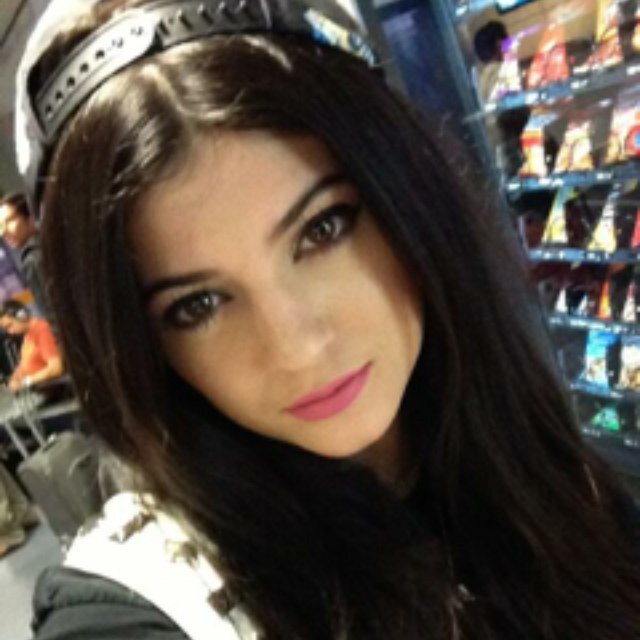 15-12-12 @codysimpson 25-4-2013 rachelmccord followed me! 9O21O fangirl! I LOVE KYLIE JENNER
@vodkaftbiebir aka bestfriend