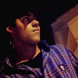 Nunca troque o que você mais quer na vida pelo que você mais quer no momento. Pois o momento passa, e a vida continua.
' Ousadia e Aleegria '