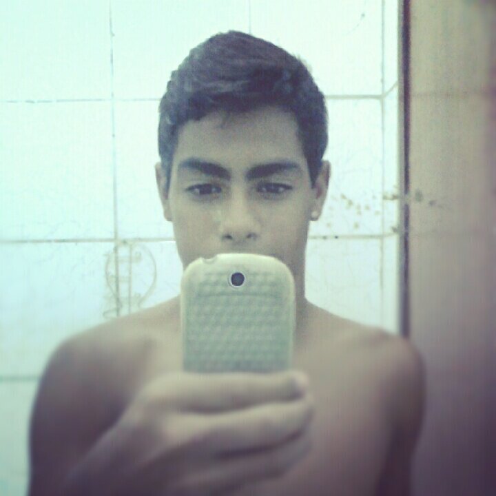 ´´Abaixar a cabeça? Só pra orar parceiro. ``;;