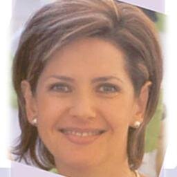 Creadora y Escritora del personaje infantil La Nana Ayita y de sus maravillosas aventuras.