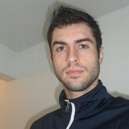Professor de Tênis, amo esporte e música.