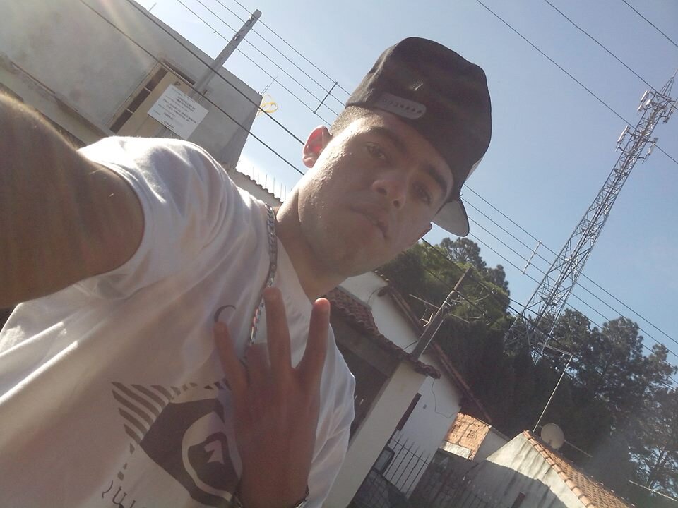 Id: 55* 918*16403        Amo Amigos e Pessoas que se importa comigo