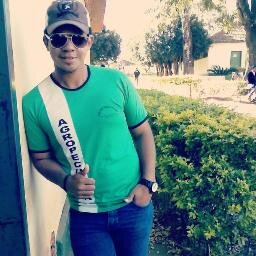 Família, Amigos, Deus e tudo o q me faz  Feliz! se um dia sofri não foi por falta de amizade ou de amor!