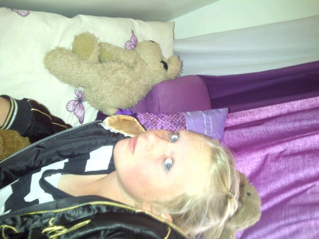 Blonde *swimmer *hockey player ♥☺